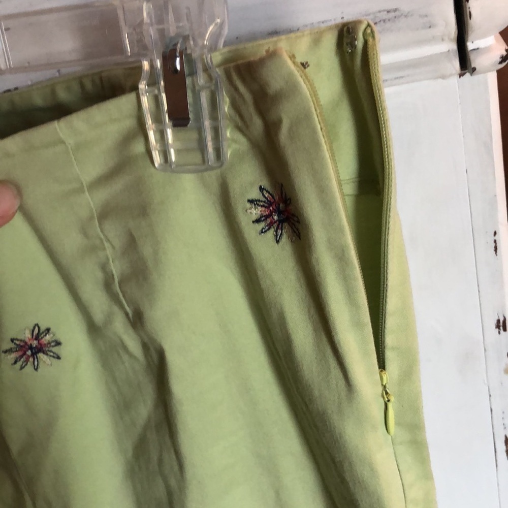Nouveaux Y2K style capri pants with embroidery - Picture 4 of 6